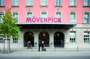 Mehr Carsharing für das Mövenpick Hotel Berlin. Neben DriveNow ist nun auch Citroën Multicity als Partner hinzugekommen. 