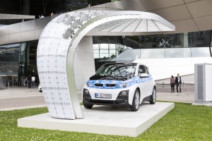Frischer Wind für das Elektroauto. Vor der BMW-Welt in München wurden gleich zwei neue Ladestationen eingeweiht.