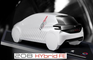 Sparsam und spurtschnell: der Peugeot 208 Hybrid FE präsentiert sich zukunftsweisend.