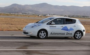 Gehört dem selbstfahrenden Elektroauto die Zukunft? Projekte wie Nissan Autonomous Drive könnten irgendwann das Selberfahren überflüssig machen.