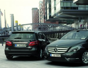 Car2Go baut sein Carsharing -Angebot aus. Ab sofort stehen in Hamburg und Berlin auch Fahrzeuge aus der Mercedes-Benz B-Klasse bereit. 