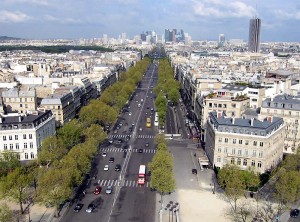 Paris: in der Seinmetropole entwickelt sich das E- Carsharing zu einem Erfolgsmodell